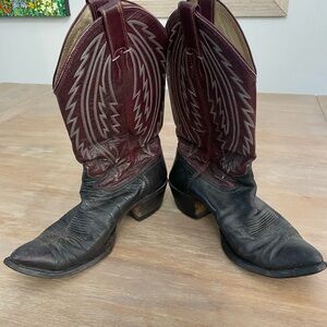 Vintage Justin Cowboy Boots Men's Size 9B Maroon and Black Style 1217